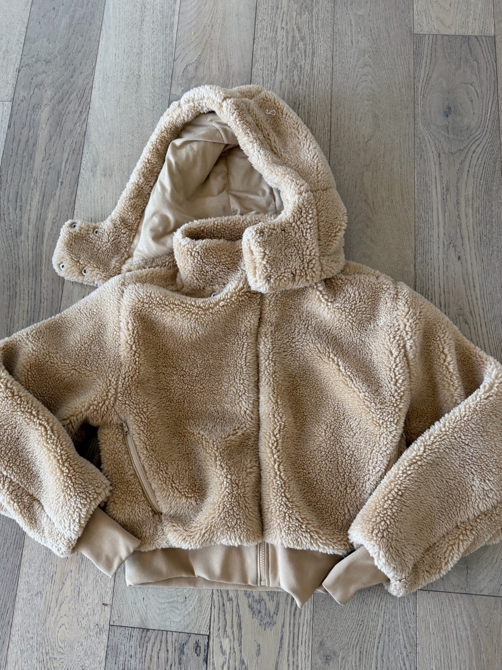 ALO Yoga Womens Foxy Cropped Sherpa Jacket Tan